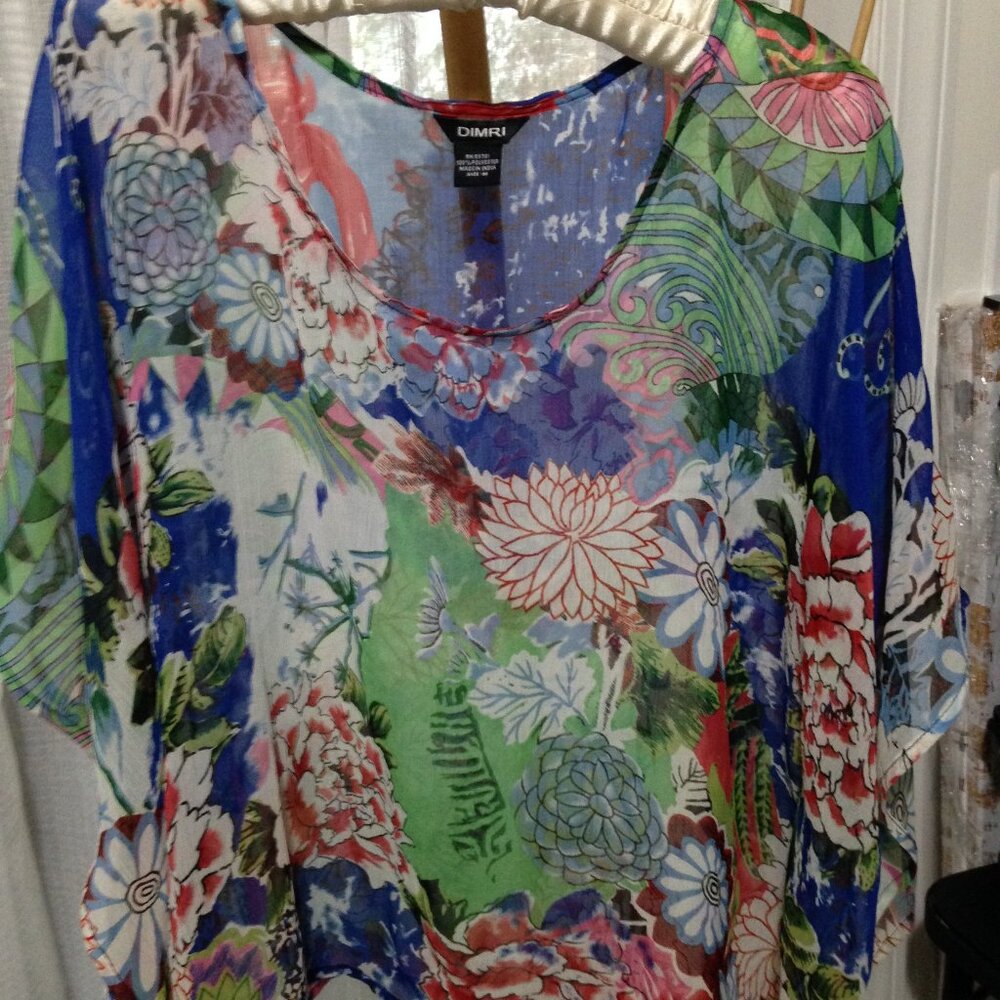 Gorgeous colorful sheer floral blouse, M